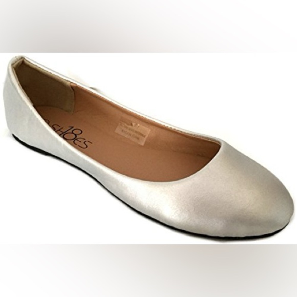 NEW “Never Worn” ladies Silver Ballet Ballerina Flats shoes SH18ES Shoes 18 Sz 8